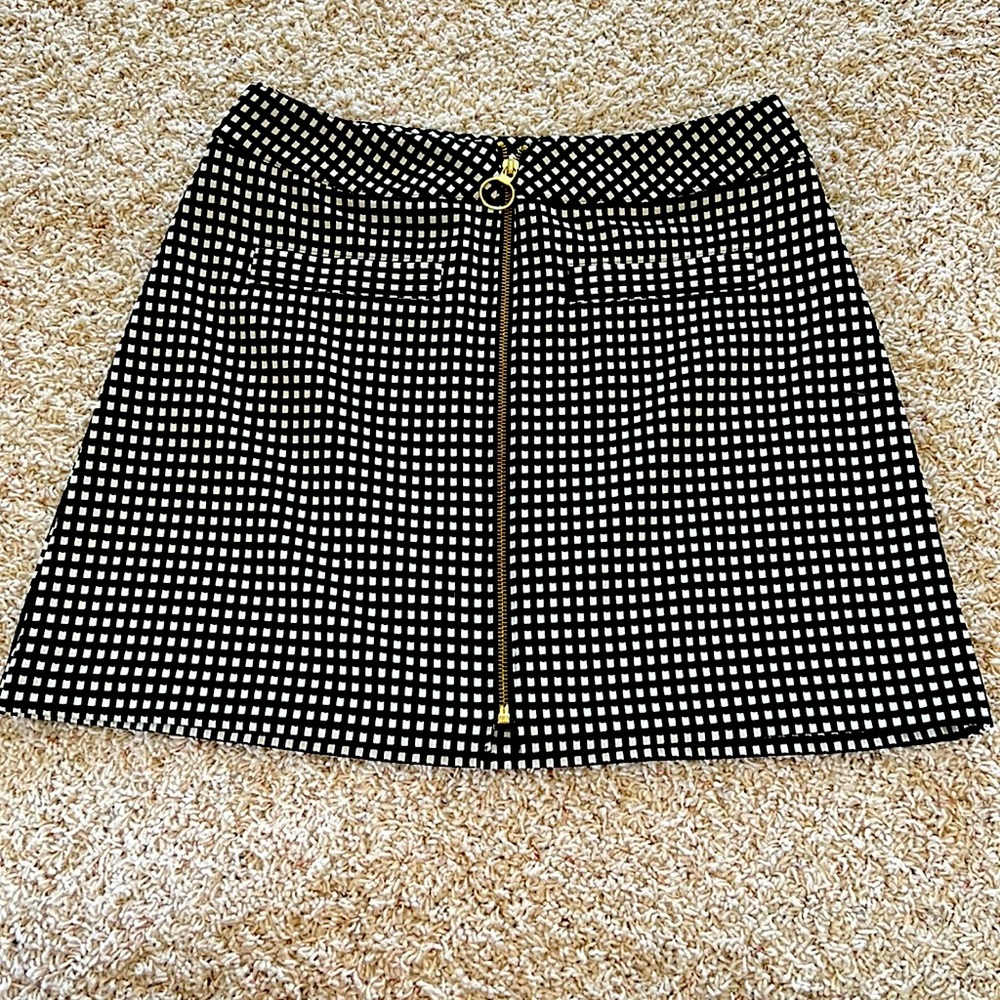 Express black and white mini skirt, size 8